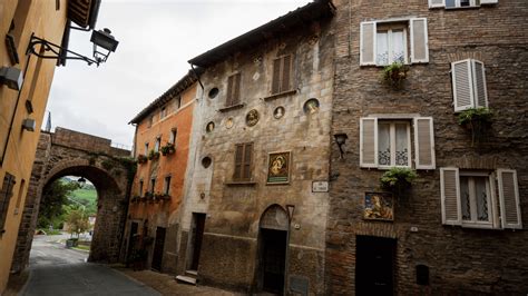 Ceramiche E Sapori Di Deruta Viaggio Tra Arte E Tradizione Culinaria