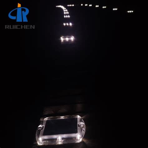 Motorway Solar Cat Eyes In Uk For City Road Ruichen Solar Road Studs