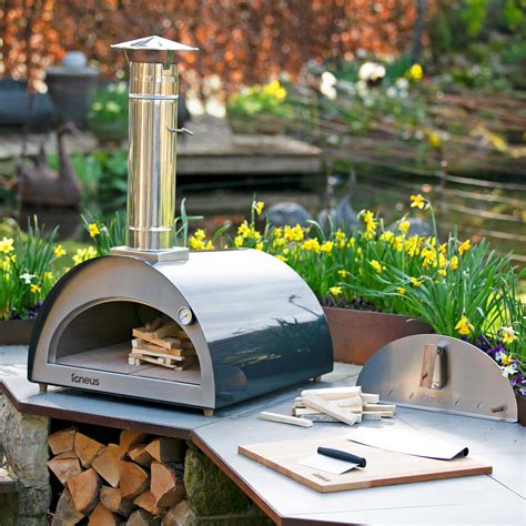 Igneus Classico Wood Fired Pizza Oven Starter Bundle