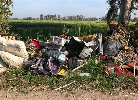 Maccarese Vagonata Di Rifiuti In Via Dellolmazzeto Fregeneonline