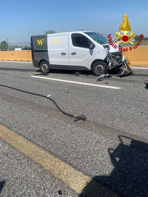 Incidente Sulla A4 Tra Marcallo Con Casone E Arluno Le Immagini