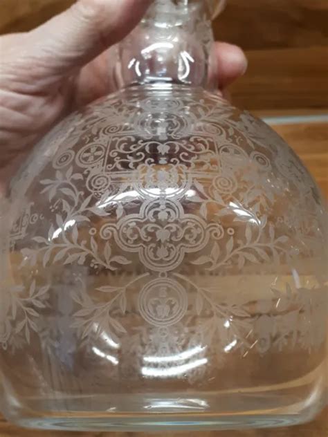 ANCIENNE CARAFE CRISTAL Baccarat Marillon Gravée D un Décor Finement