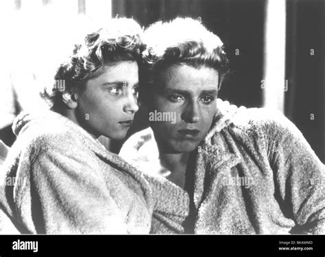 Les Enfants Terribles 1950 Los Extraños Alt Enft 001p Fotografía De Stock Alamy