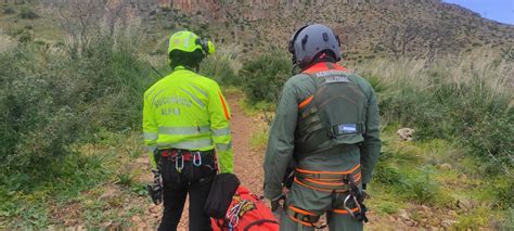 Elicottero 82 Centro SAR Recupera Turista Ferito Durante Escursione