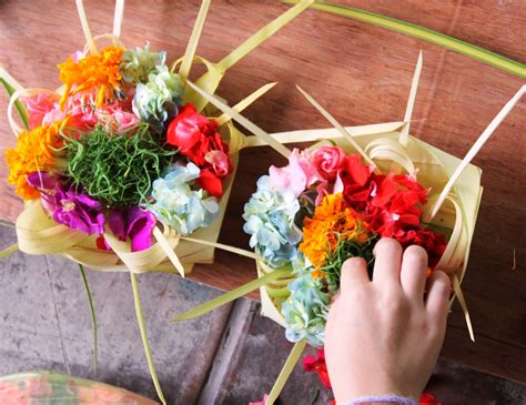 bamboo life    canang sari