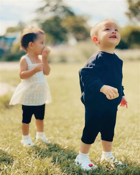 Các hot mom của showbiz Việt đều làm điều này cho con ngay từ khi còn nhỏ