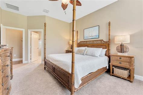 Hilary Hall Real Estate Agent Compass