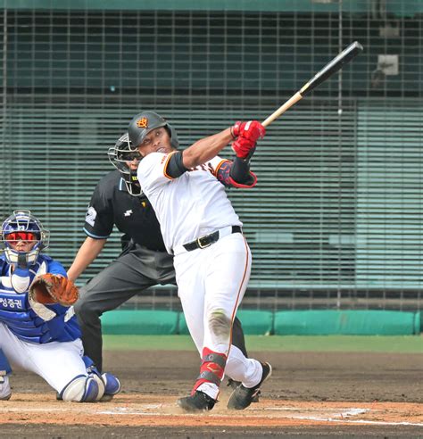 阿部巨人が“初陣”で快勝 ドラ3佐々木俊輔が3安打5打点、オコエ瑠偉が“チーム1号” スポーツ報知