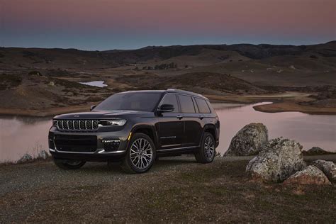 Preview 2021 Jeep Grand Cherokee L Is An Impressive 3 Row Suv Priced From 38 690