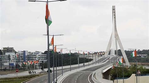 Côte d Ivoire Alassane Ouattara à l inauguration du majestueux pont