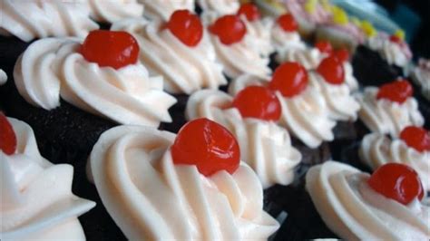 Chocolate Covered Cherry Cupcakes Recipe