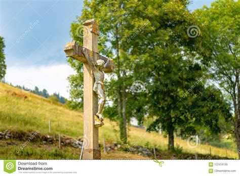 TODTNAU ALLEMAGNE 20 JUILLET 2018 Croix Du Christ Le Long D Un Tra