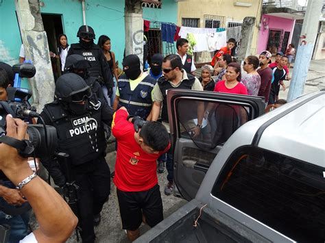 En El Centro De Guayaquil Detienen A Pareja Involucrados En El Delito