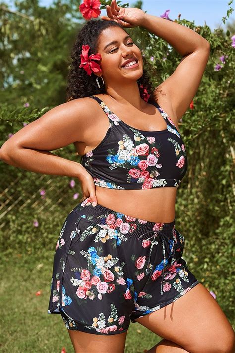 Floral Print Round Neck Wide Strap Bikini Top Meet Curve Meet Curve
