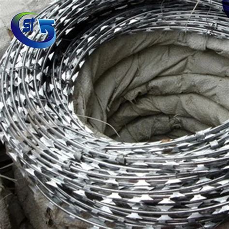 Chain Link Fence Top Barbed Wire Galvanized Concertina Razor Fence Wire Hight Security Razor