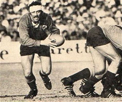 21 Aug 76 Northern Transvaal 29 All Blacks 27 Wynand Claasen On The Charge For Ntvl Against