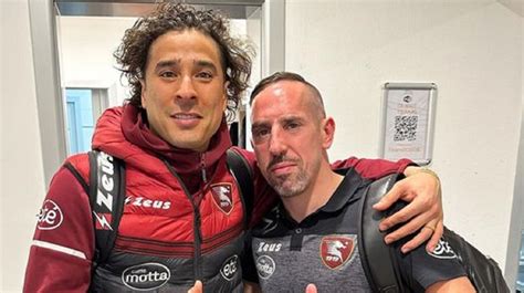 Guillermo Ochoa ex Club América presume amistad con Frank Ribéry