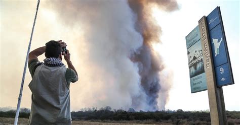 Fotos El Impresionante Foco De Incendio En La Isla Que Trajo Cenizas A