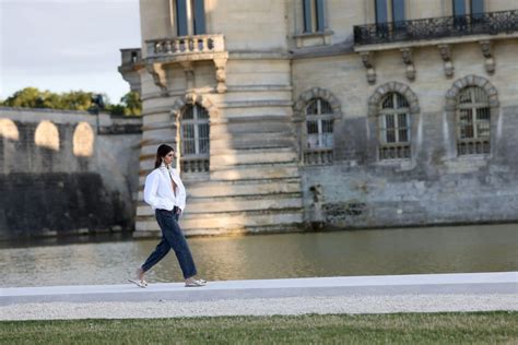 Kaia Gerber Bare Breasts Fashion Show Hot Celebs Home