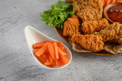 Crispy fried chicken 1826902 Stock Photo at Vecteezy