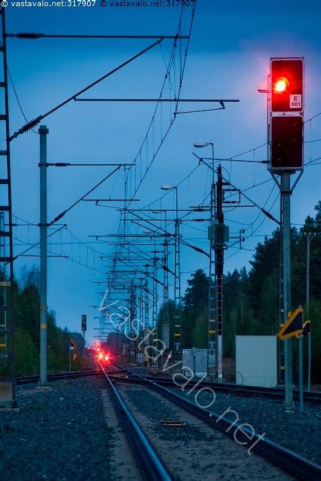 Kuva Punaista Valoa Y Ss Rautatie Rata Kisko Opastin Opaste Merkki