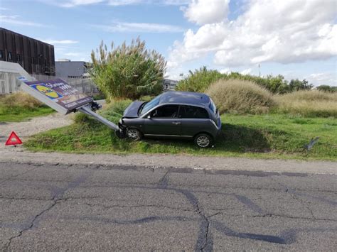 Incidente Stradale Alle Porte Di Cagliari Una Donna Ferita