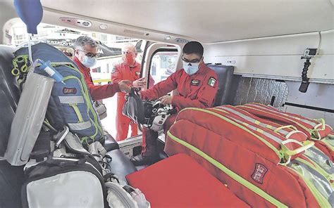 Relámpagos Unidad De Rescate Aéreo Labor Y Compromiso Al Servicio De