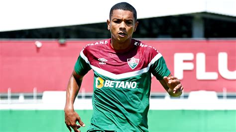 Sem Espa O No Fluminense David Braz Pode Ir Para O Sport Gazeta