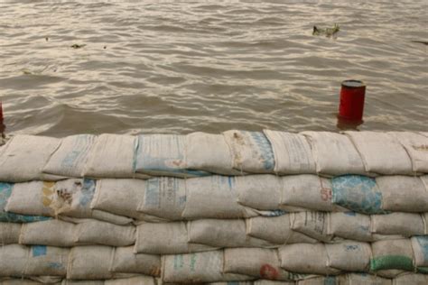 How to Stack Sandbags | Hunker