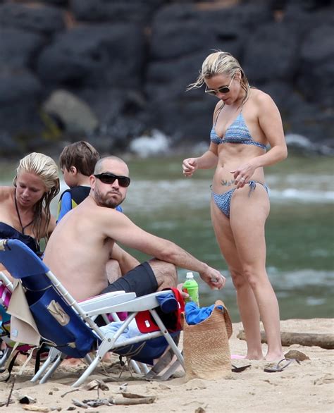 Reese Witherspoon On The Beach On Hawaii August 14 Reese Witherspoon Photo 24597730 Fanpop