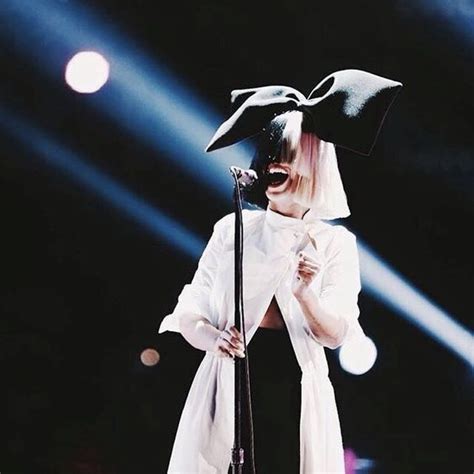 Pin De Periodt En Music Sia Cantante Imagenes De Sia Sia Fotos