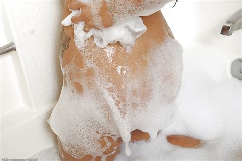 Voluptuous Amateur Brunette Big Tits XXX Dessert Picture