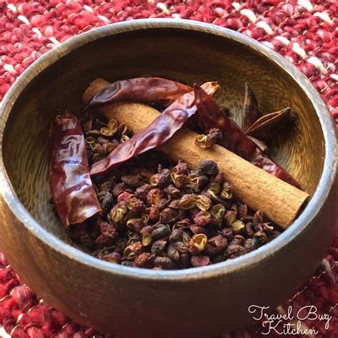 Hot and Sour Soup 酸辣湯サンラータン Travel Bug Kitchen