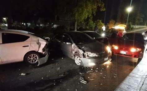 Carambola de 5 vehículos deja 3 personas heridas en Culiacán