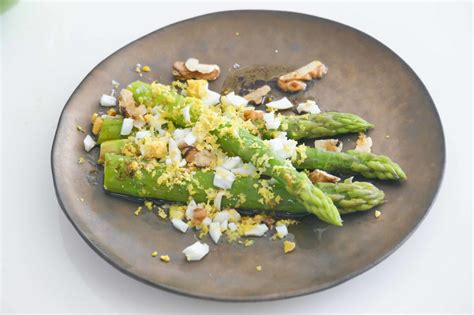 Asperges vertes en vinaigrette d agrumes et chèvre frais