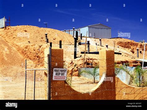 Underground Homes Coober Pedy Australia Stock Photo: 529975 - Alamy