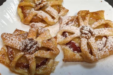 Fiori Di Pasta Sfoglia Con Mele Marmellata E Cannella Semplici Ma