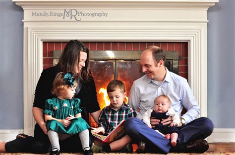 The Conklin Family // At Home Holiday Family Portraits - MANDY RINGE ...