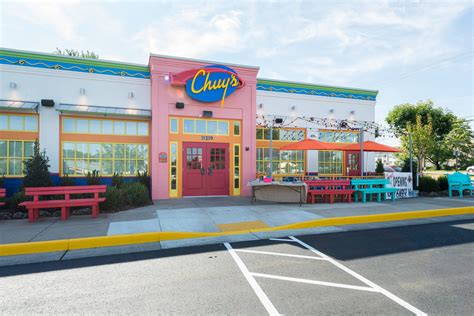 Inside Chuy's: Colorful and Kitschy, with a Nacho Car - Eater DC