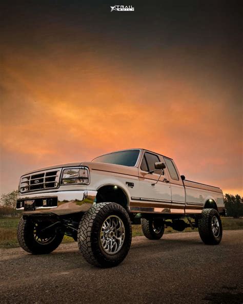 Lifted Ford Powerstroke Wallpaper