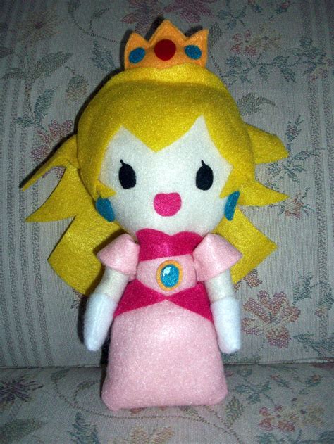 Princess Peach Plushie by sarahmariem on DeviantArt