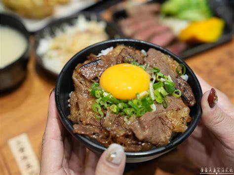 【台中梧棲。美食】『開丼 燒肉vs丼飯 台中三井店』號稱地表最強！肉量滿足的燒肉丼飯專賣！ 傻蛋夫妻生活札記