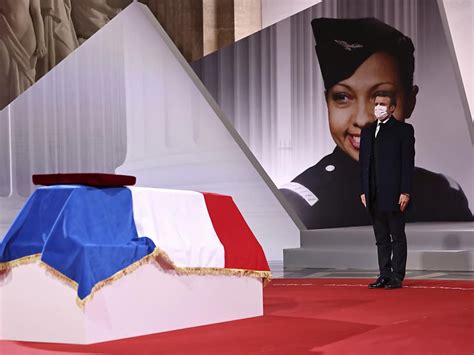 Hommage à Paris Joséphine Baker Icône De La Liberté Est Entrée Au