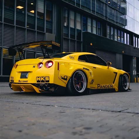 Nissan Yellow Cars Gtrs Car Onnissan Gt Rs On Yellow