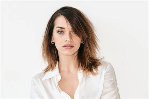 10 Hot Sexy Valentina Pegorer Bikini Pics