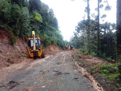 Trabalhos Para Amenizar Estragos Causados Pelas Chuvas Seguem Ocorrendo