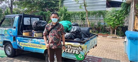 DLH Petugas DLH Kota Tangerang Siap Jemput Sampah Warga Kota Tangerang