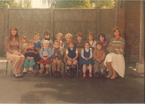 Photo De Classe Première Année De Maternelle De 1983 Ecoles Primaire