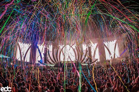 Rave vs. Music Festival - Guide to Raving | iHeartRaves