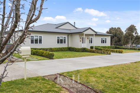 33 Rangeview Drive Riddells Creek VIC 3431 Domain